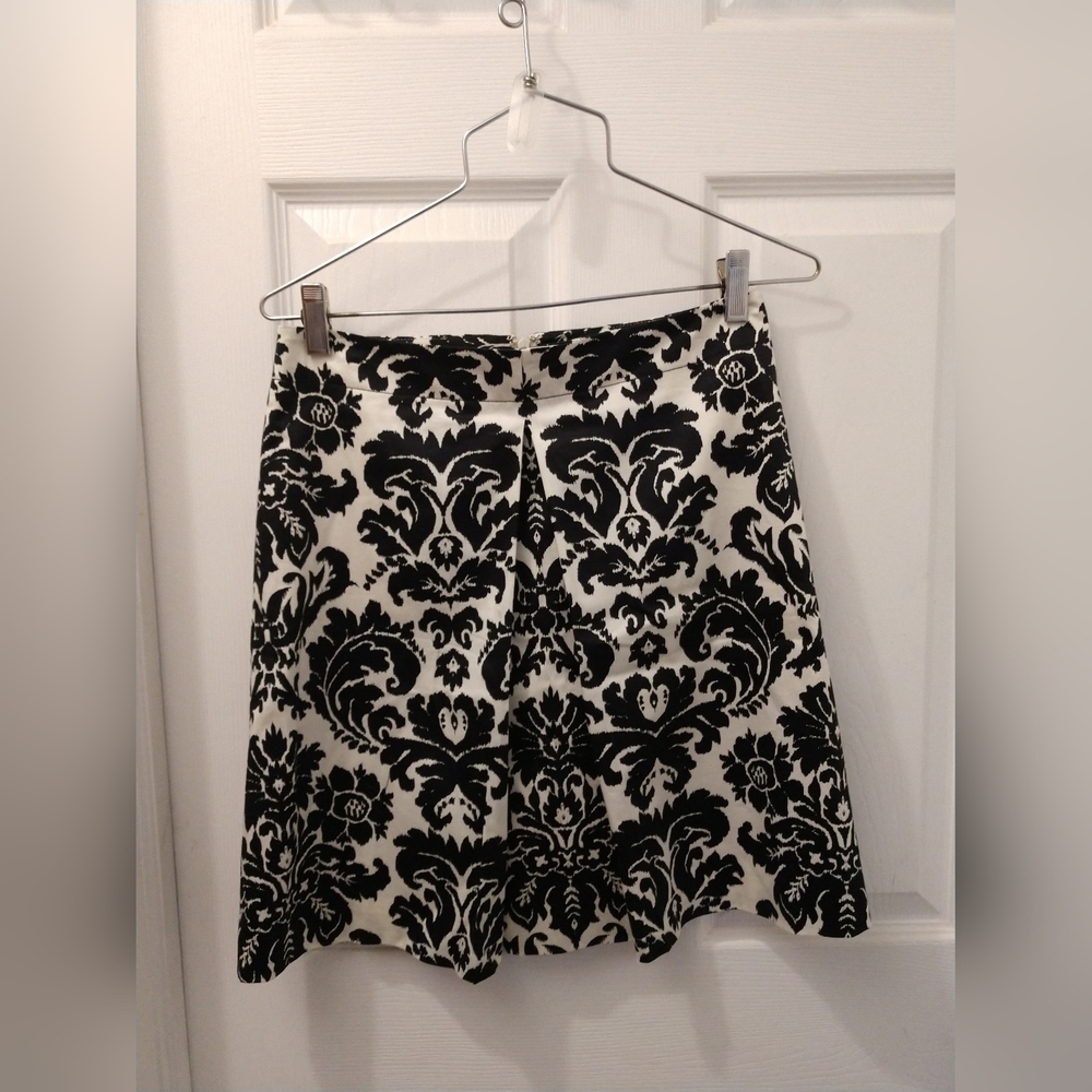 Black and white pattern skirt Ann Taylor LOFT petite